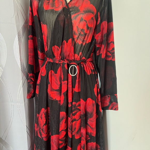 Red and Black Bishop Sleeve Maxi Dress for Weddings - Picture 5 of 11